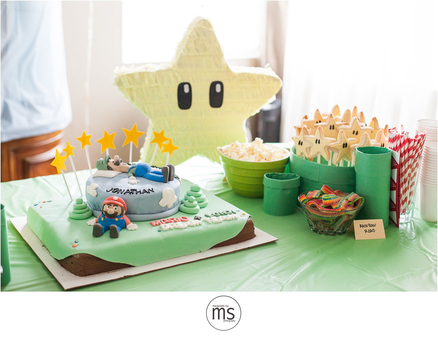 Jonathan's 7th Luigi Mario Party Dream Team Birthday Party Decorations_0011
